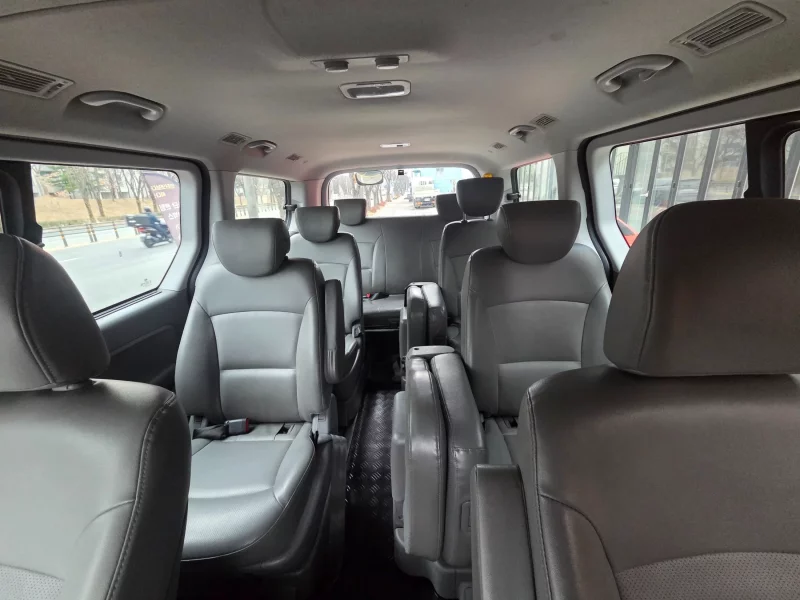 Hyundai Starex