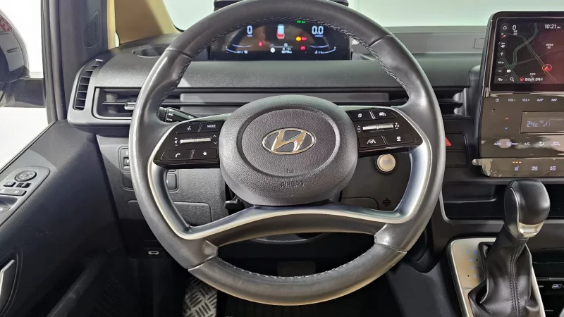 Hyundai Staria