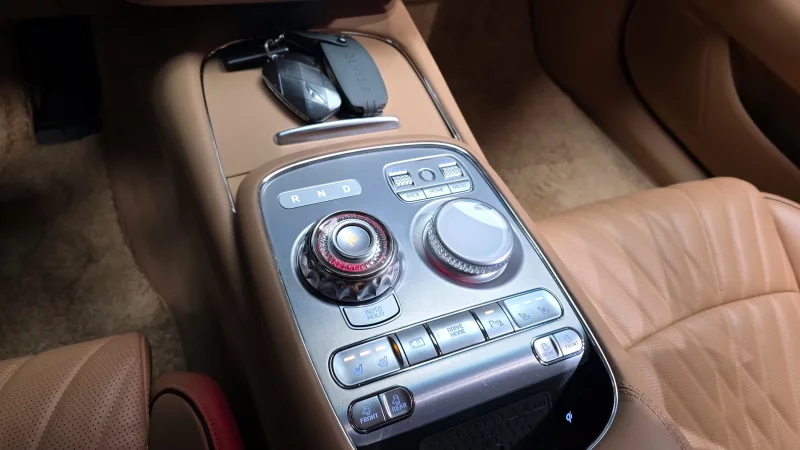 Genesis G90