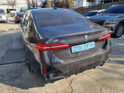 BMW i5