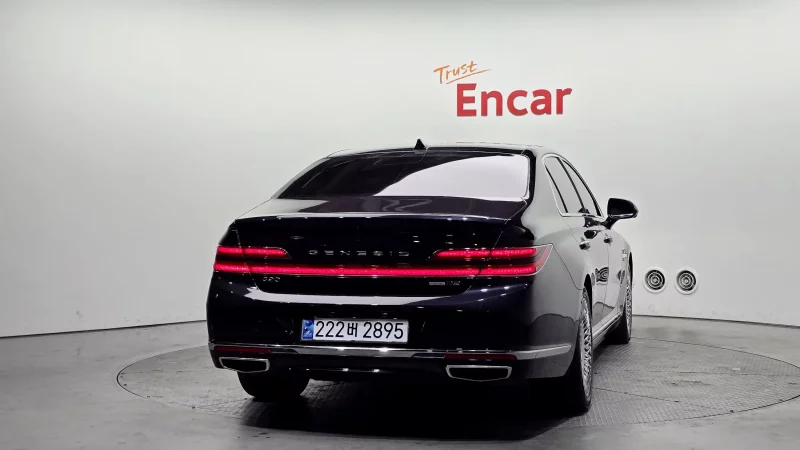 Genesis G90