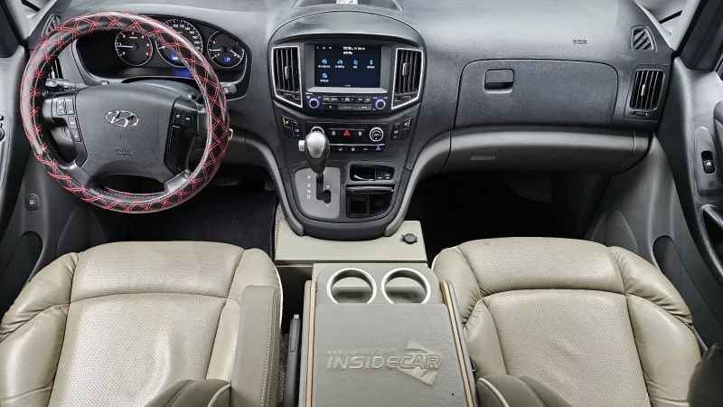 Hyundai Starex