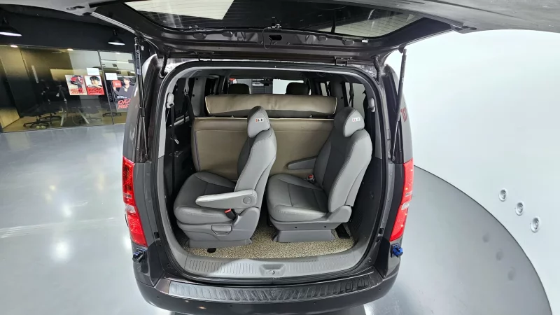 Hyundai Starex