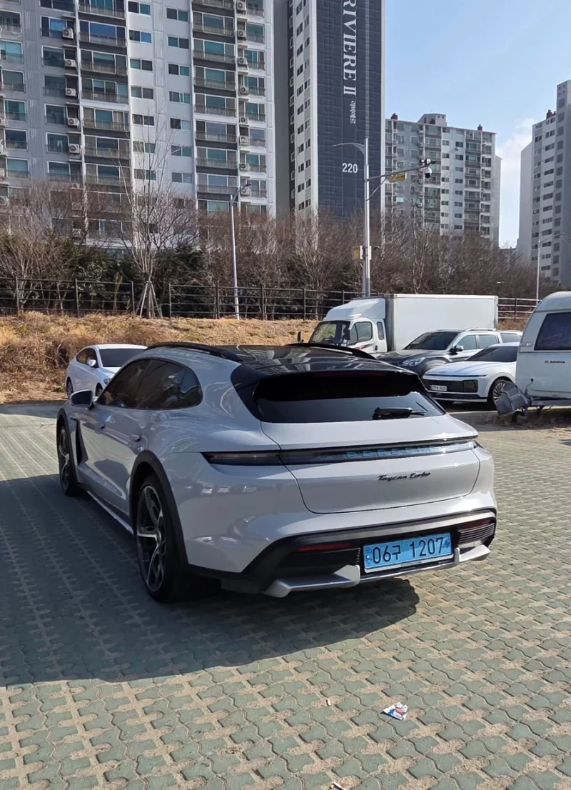 Porsche TAYCAN