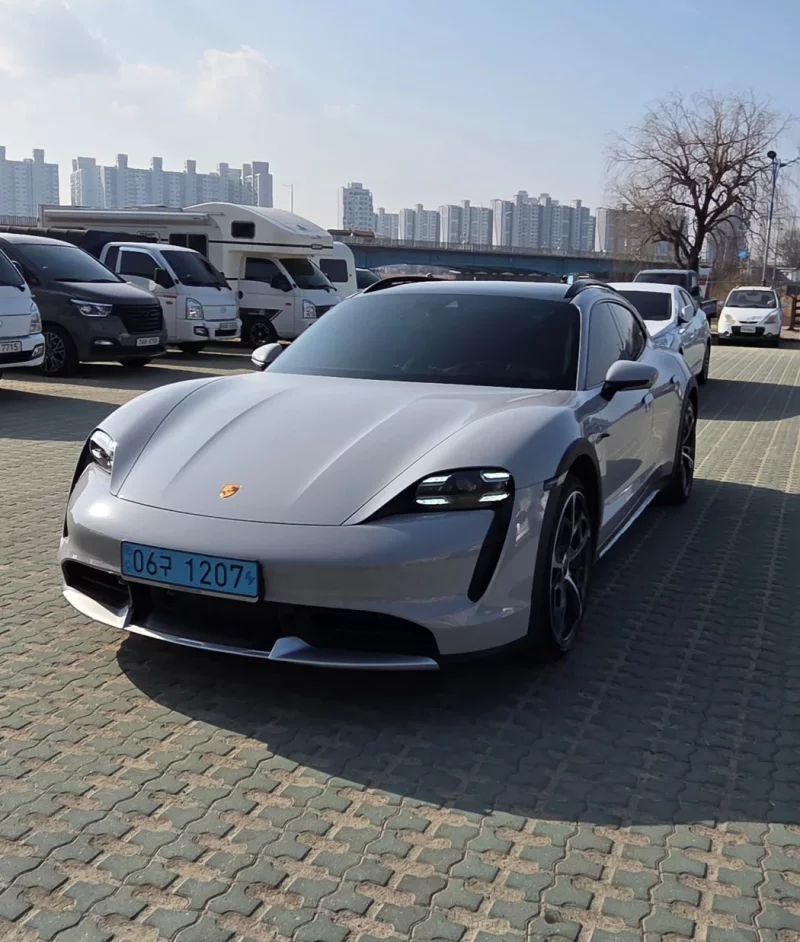 Porsche TAYCAN