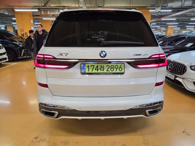 BMW X7