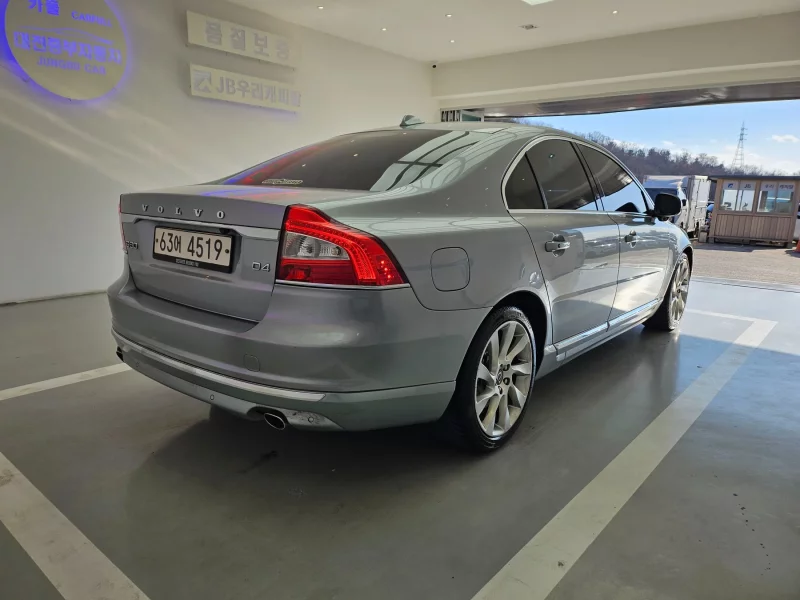 Volvo S80