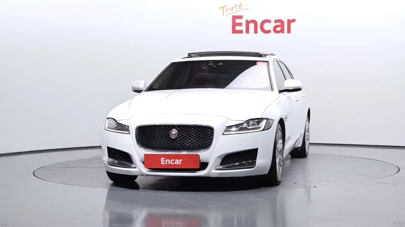 Jaguar XF