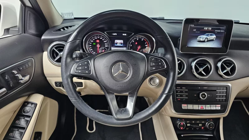 Mercedes-Benz GLA-Class