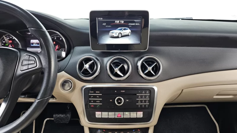 Mercedes-Benz GLA-Class