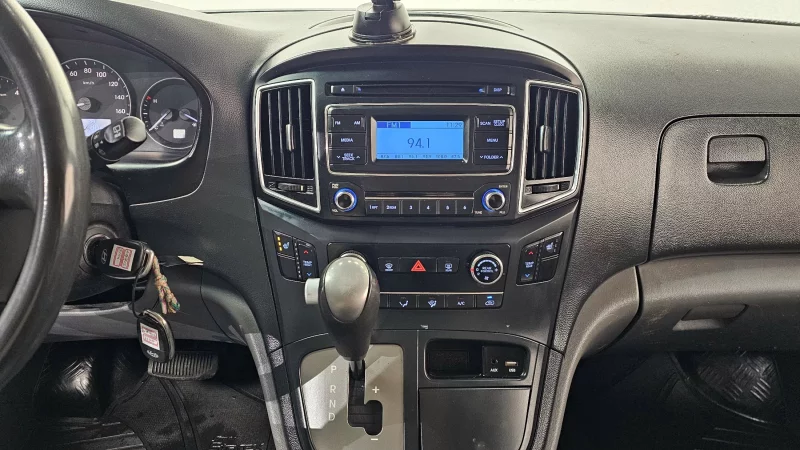Hyundai Starex