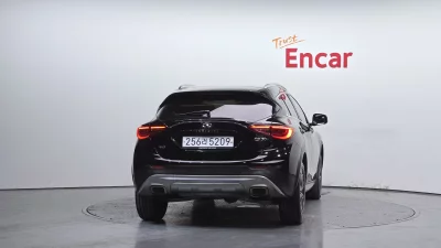 Infiniti QX30