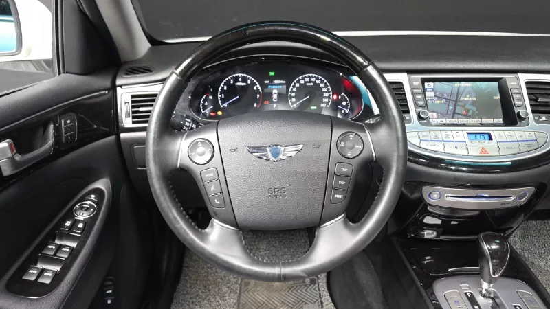 Hyundai Genesis
