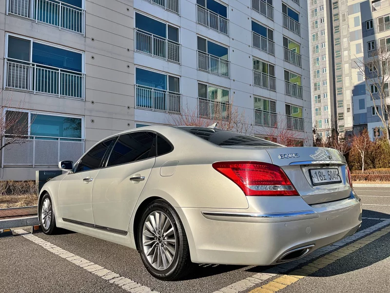 Hyundai Equus