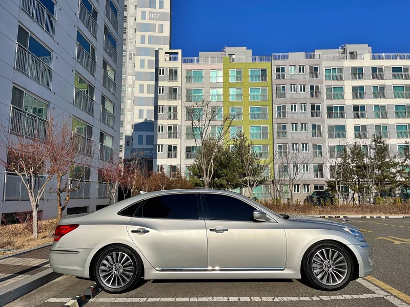 Hyundai Equus