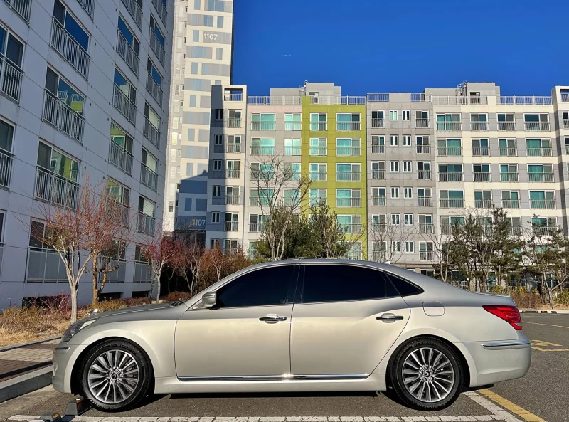 Hyundai Equus