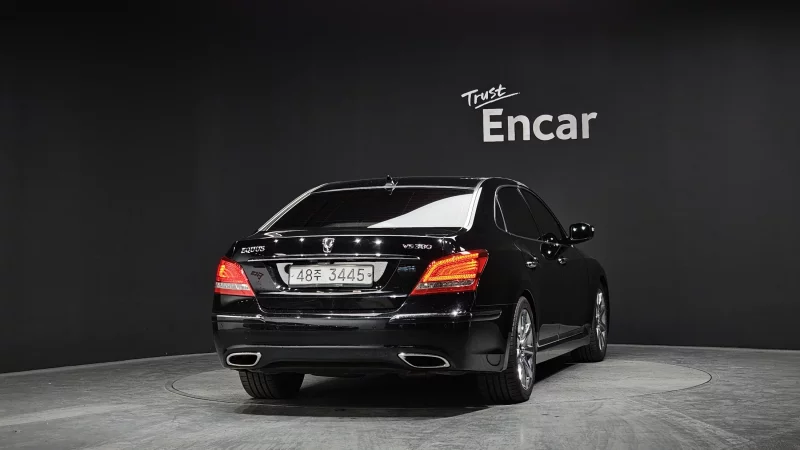 Hyundai Equus