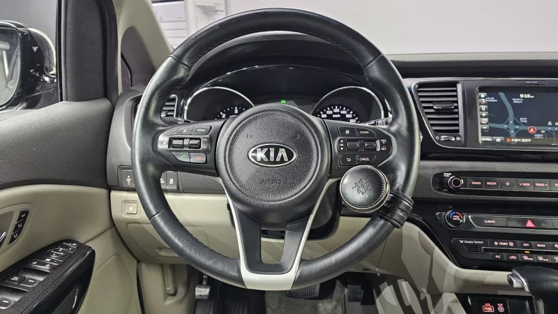 Kia Carnival