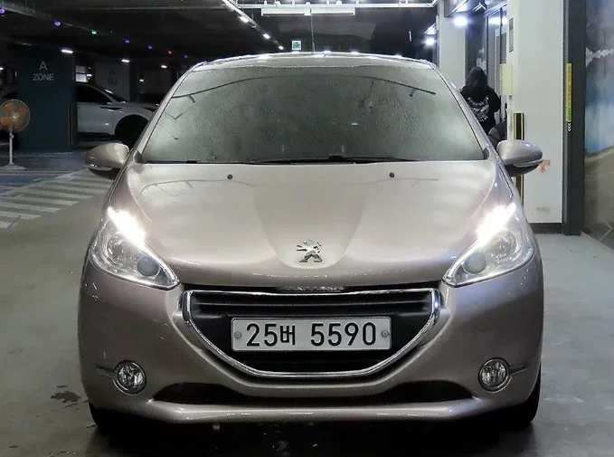 Peugeot 208