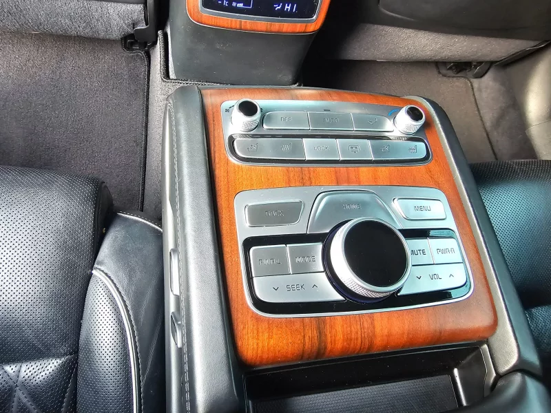 Kia K9
