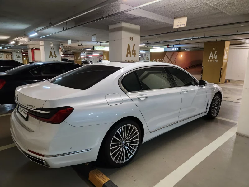 BMW 7-Series