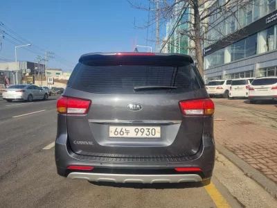 Kia Carnival
