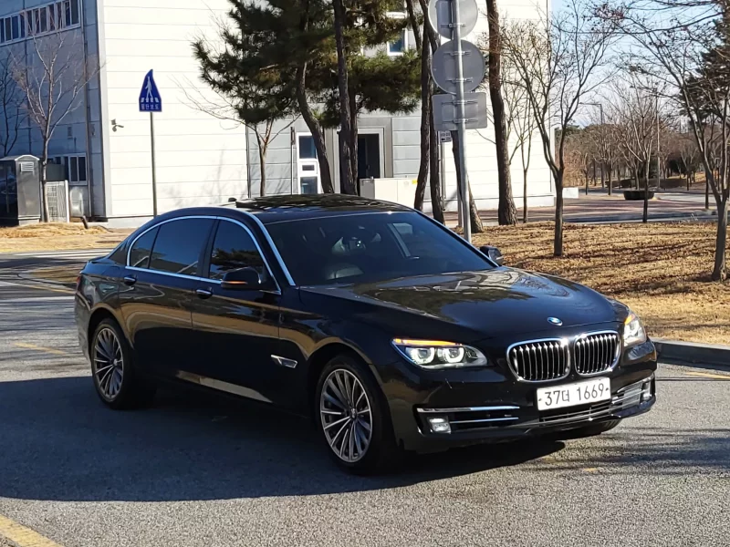 BMW 7-Series