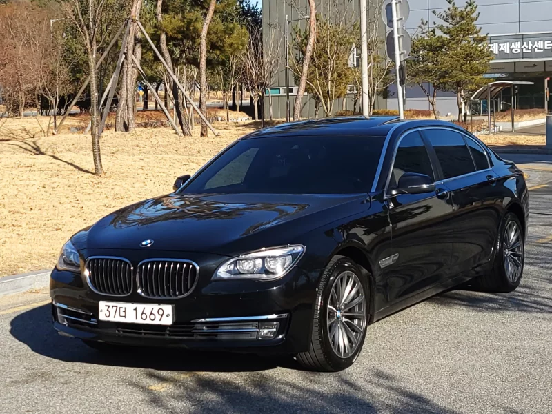 BMW 7-Series