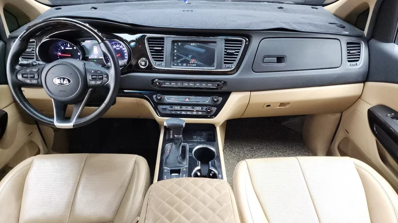Kia Carnival