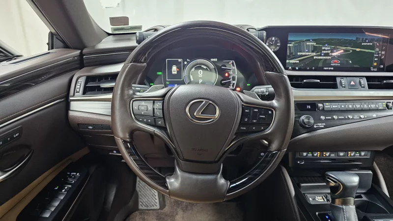 Lexus ES300h