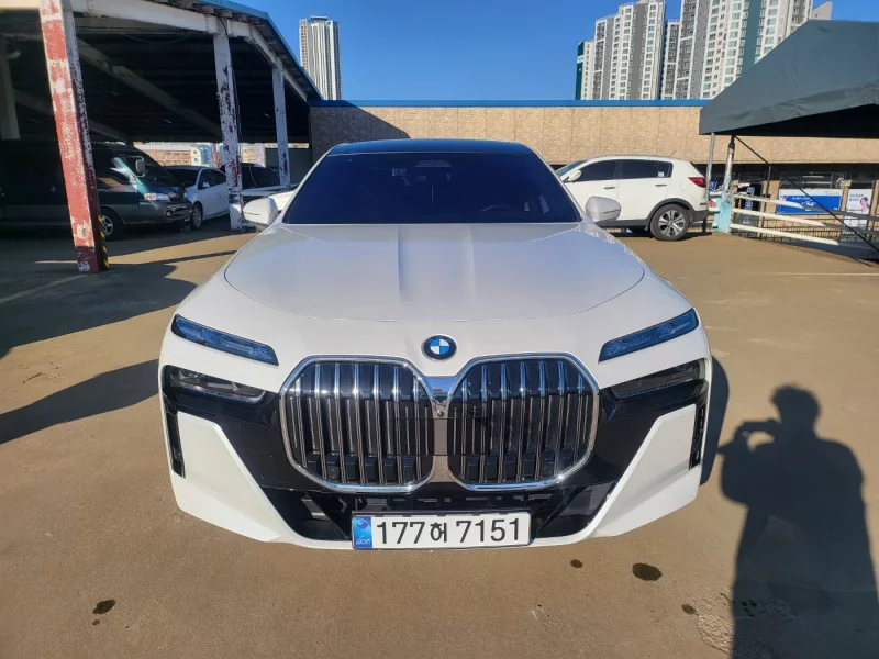 BMW 7-Series