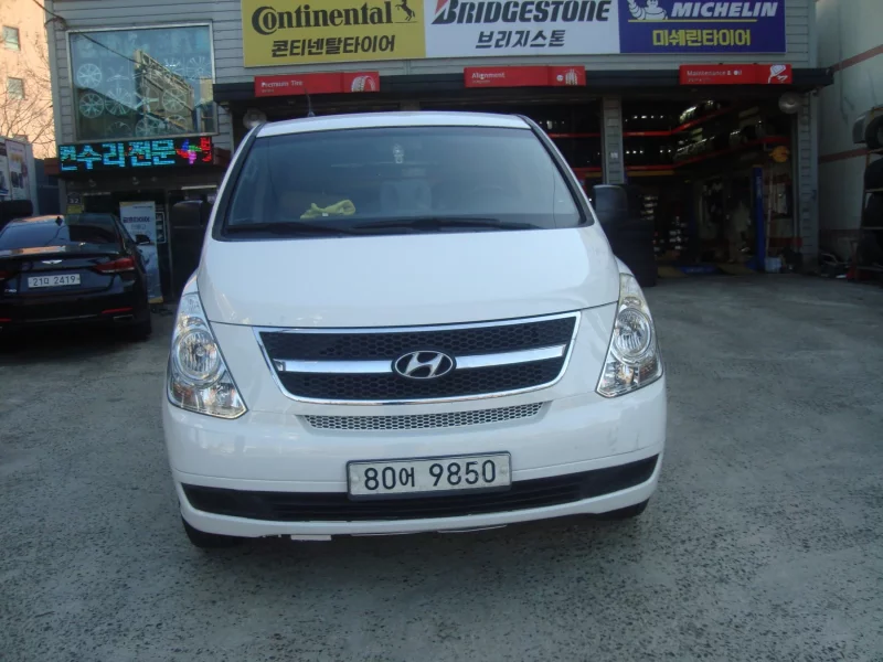 Hyundai Starex