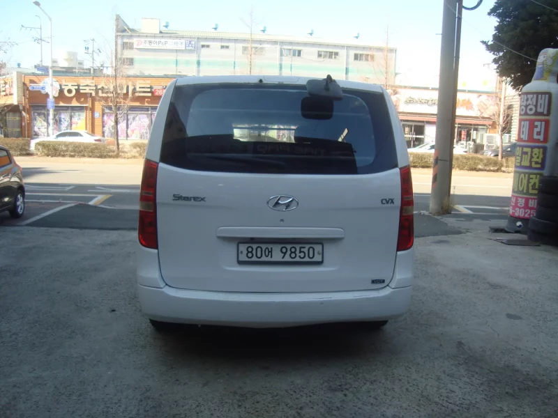 Hyundai Starex
