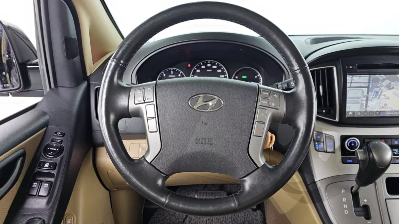 Hyundai Starex