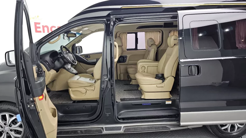 Hyundai Starex