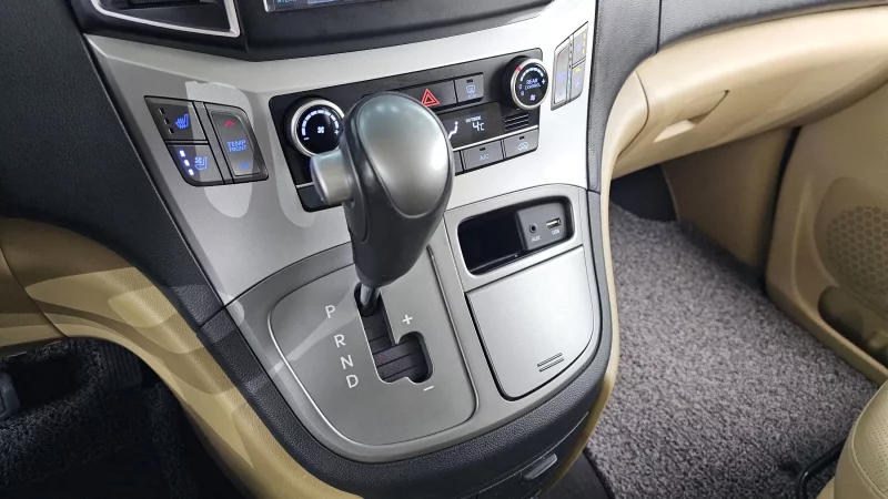 Hyundai Starex