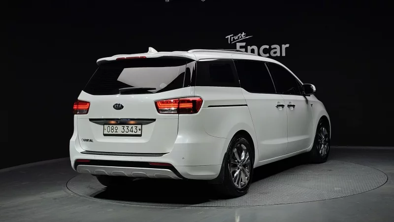 Kia Carnival