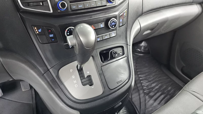 Hyundai Grand Starex