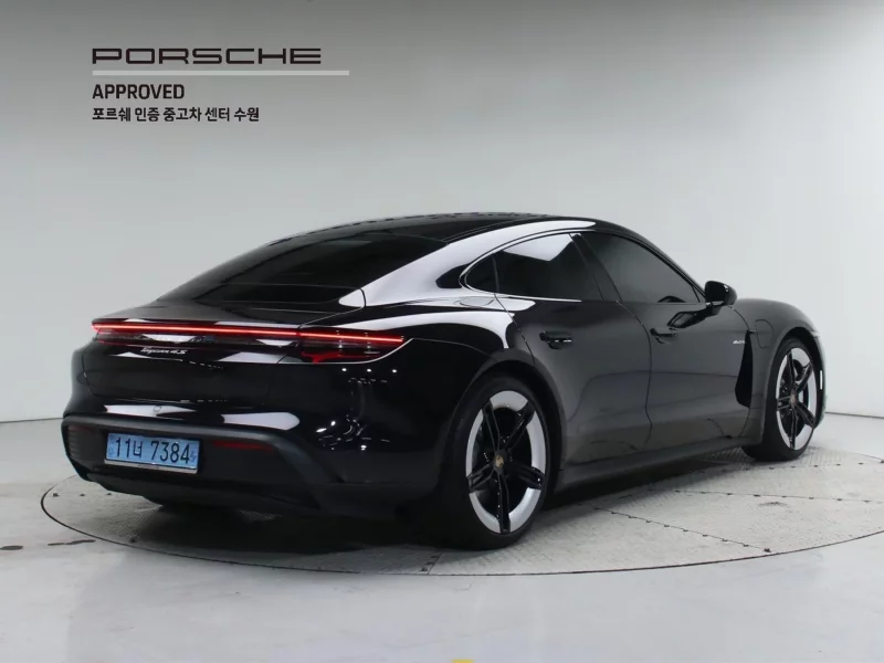 Porsche TAYCAN