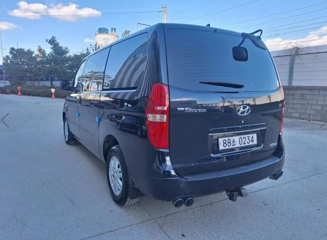 Hyundai Starex