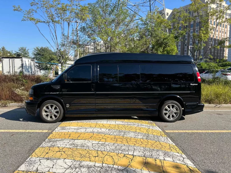 Chevrolet Express Van