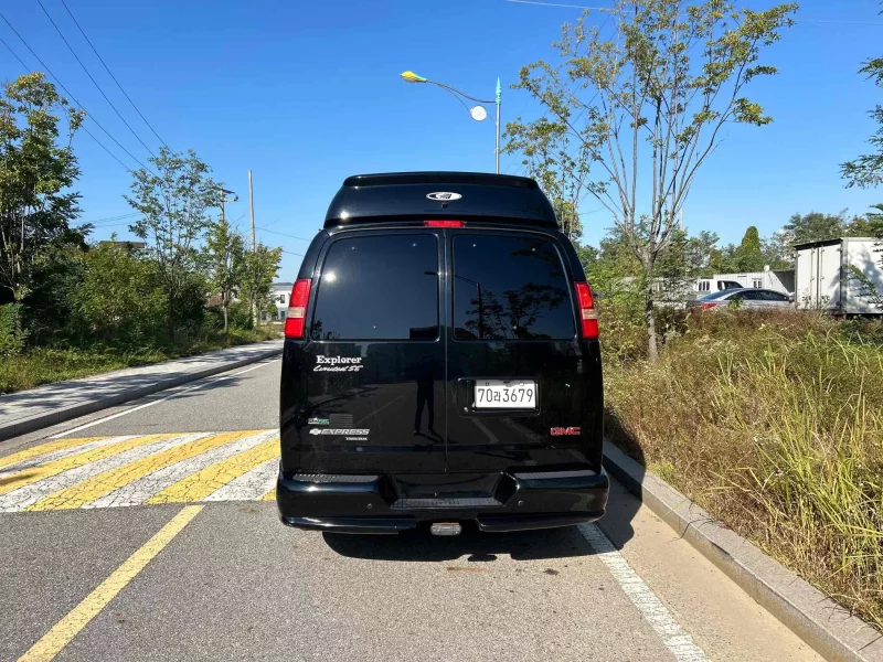 Chevrolet Express Van