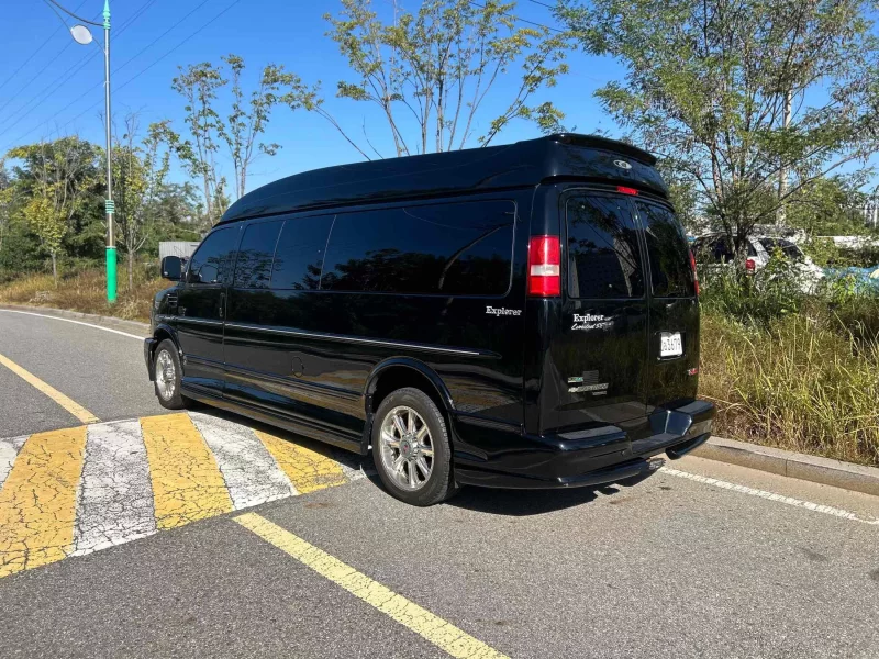 Chevrolet Express Van