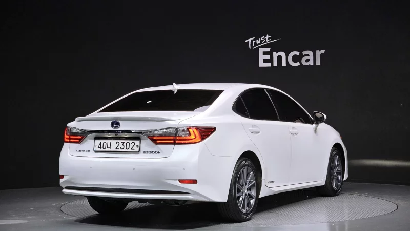 Lexus ES300h