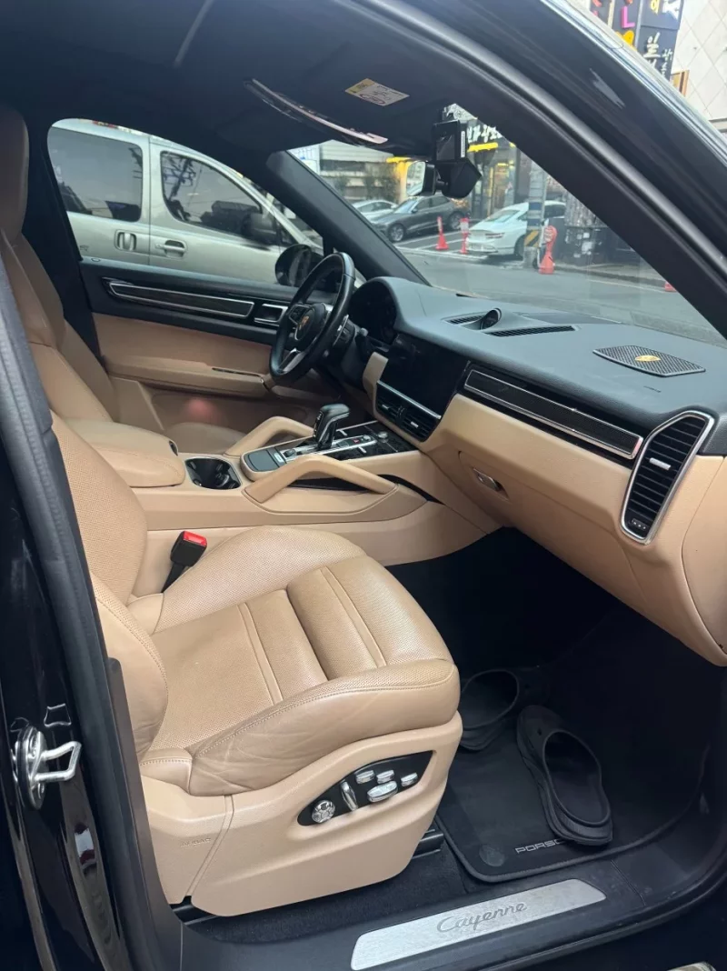 Porsche CAYENNE