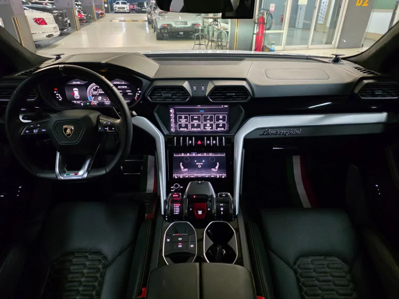 Lamborghini URUS