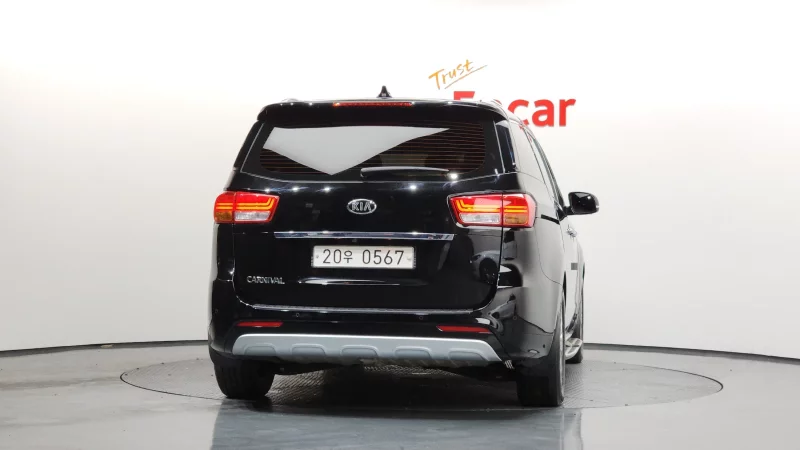 Kia Carnival