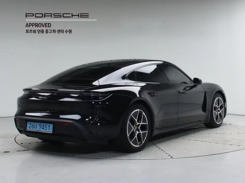 Porsche TAYCAN
