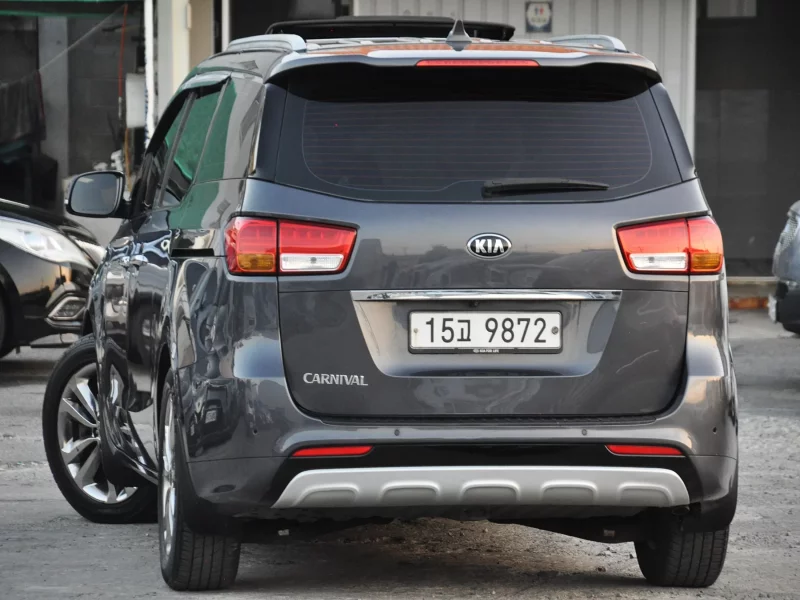Kia Carnival