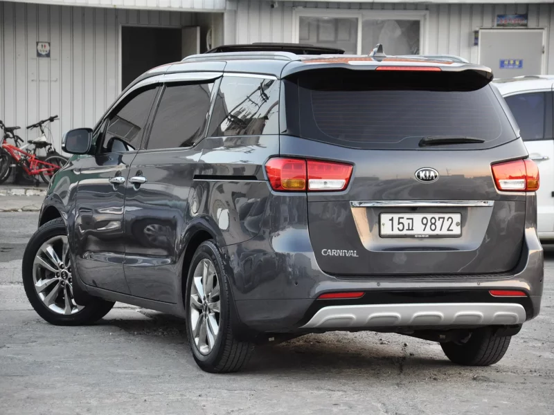 Kia Carnival